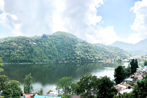 Splendid Location overlooking the Nani Lake